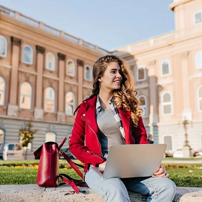 Investigador, professor ou estudante universitário